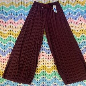 NWT new Burgundy Pleated palazzo wide leg accordion pleat Pants